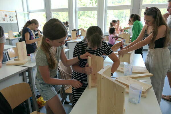 Weltersch�pfungstag 2024 - Nistkastenbau