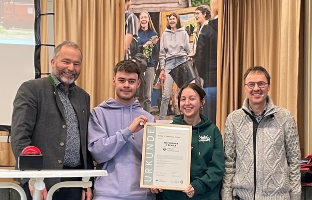 �berreichung der Urkunde